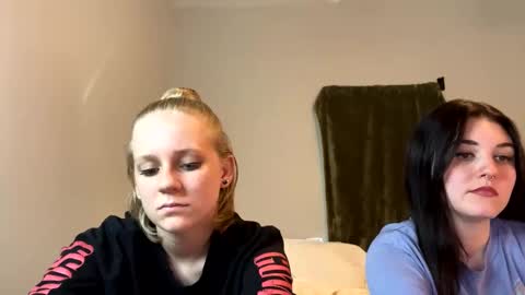 Snapshot of goddessfeyaa chatting on December 8, 2024, 7:00 pm feyaa22 online show from December 8, 2024, 7:00 pm