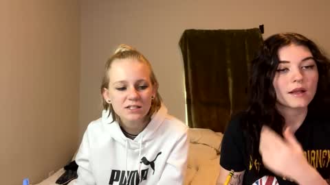 Snapshot of goddessfeyaa chatting on December 15, 2024, 4:15 pm feyaa22 online show from December 15, 2024, 4:15 pm