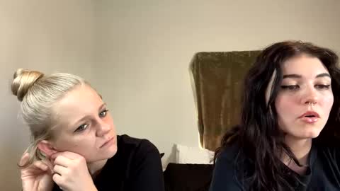 Snapshot of goddessfeyaa chatting on December 20, 2024, 2:16 pm feyaa22 online show from December 20, 2024, 2:16 pm