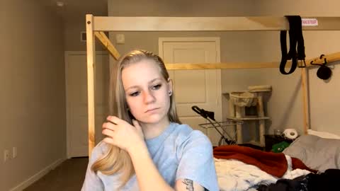 Snapshot of goddessfeyaa chatting on January 13, 2025, 1:06 pm feyaa22 online show from January 13, 2025, 1:06 pm