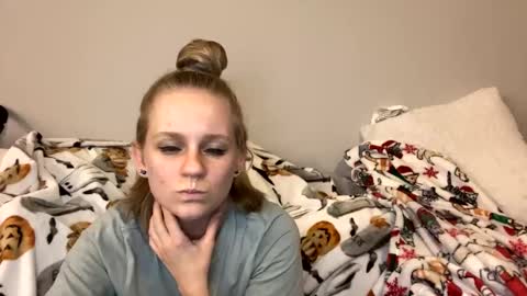 Snapshot of goddessfeyaa chatting on February 11, 2025, 12:38 am feyaa22 online show from February 11, 2025, 12:38 am