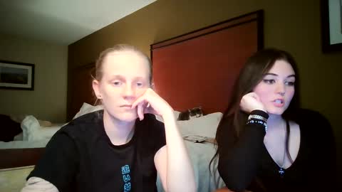 Snapshot of goddessfeyaa chatting on October 4, 2025, 4:32 am feyaa22 online show from October 4, 2025, 4:32 am