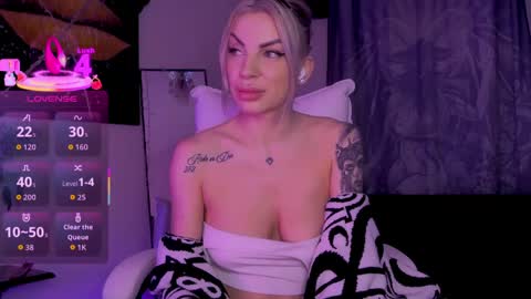Snapshot of goddessnyxluxuria chatting on May 2, 2026, 5:51 pm Goddess Nyx online show from May 2, 2026, 5:51 pm