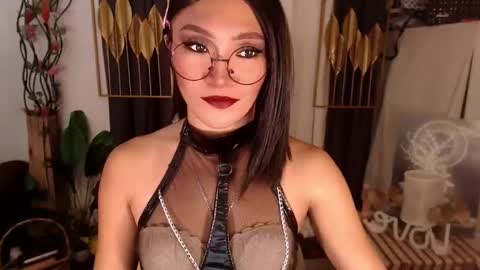 Snapshot of goddessquinnie chatting on January 31, 2025, 1:54 am quinnie online show from January 31, 2025, 1:54 am