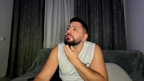 gold_alpha_boy online show from October 25, 2025, 6:13 pm