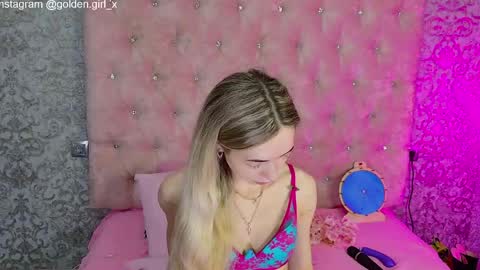 Snapshot of golden_girl__ chatting on June 1, 2026, 1:40 am golden girl online show from June 1, 2026, 1:40 am