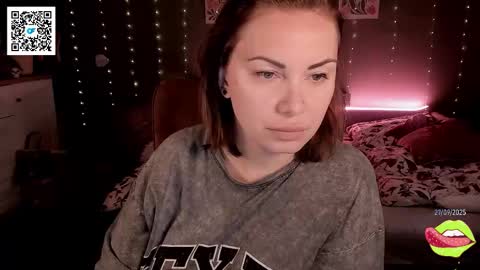 Snapshot of golden_sugar chatting on September 27, 2025, 12:21 pm Shy in the streets but a freak in the sheets online show from September 27, 2025, 12:21 pm