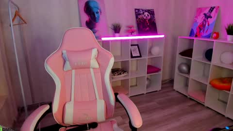 Violla online show from April 25, 2026, 9:34 am