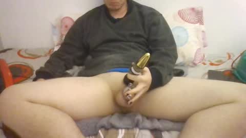 Snapshot of goldenboy207 chatting on December 2, 2025, 3:40 pm goldenboy207 online show from December 2, 2025, 3:40 pm