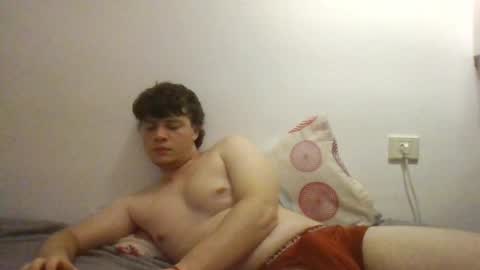 Snapshot of goldenboy207 chatting on April 20, 2026, 10:33 pm goldenboy207 online show from April 20, 2026, 10:33 pm
