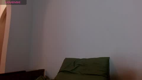 Snapshot of goldengenesdoll chatting on March 23, 2026, 7:40 pm Horny milf Faster While Im home alone online show from March 23, 2026, 7:40 pm