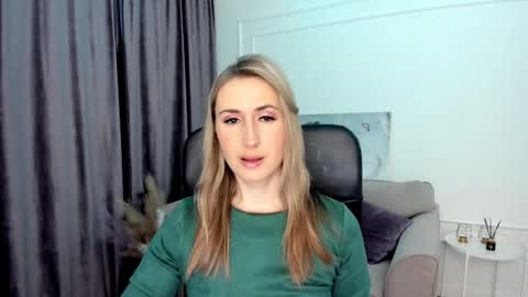 Olivia online show from February 26, 2025, 3:32 am