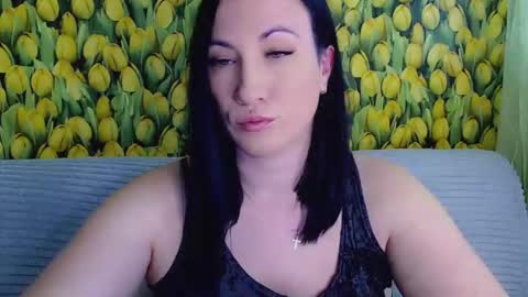 Snapshot of goldmoonn chatting on April 4, 2026, 12:57 pm goldmoonn online show from April 4, 2026, 12:57 pm