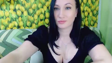 Snapshot of goldmoonn chatting on April 17, 2026, 3:15 pm goldmoonn online show from April 17, 2026, 3:15 pm