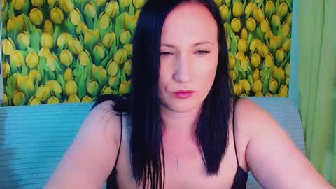 Snapshot of goldmoonn chatting on May 23, 2026, 6:01 pm goldmoonn online show from May 23, 2026, 6:01 pm