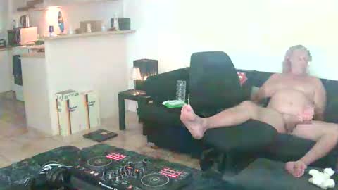 goldyguy011 online show from May 30, 2026, 8:55 am