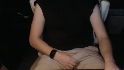 Snapshot of gonejerking chatting on January 20, 2025, 8:09 am Nervous online show from January 20, 2025, 8:09 am