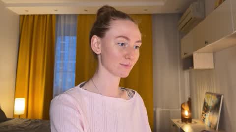 Polly online show from November 7, 2025, 12:27 pm