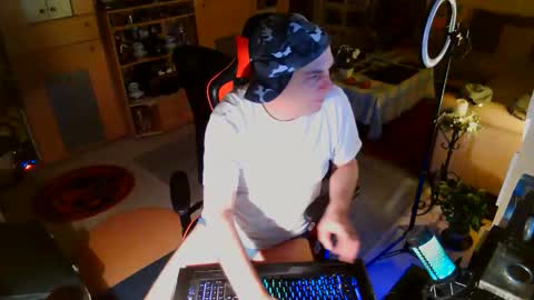 google5001 online show from December 2, 2025, 6:30 am