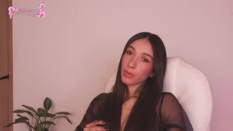 Snapshot of gorgeous_brunette chatting on June 24, 2026, 8:24 am Rose online show from June 24, 2026, 8:24 am