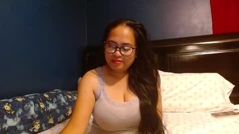 gorgeouslyn09 online show from November 12, 2025, 10:41 pm