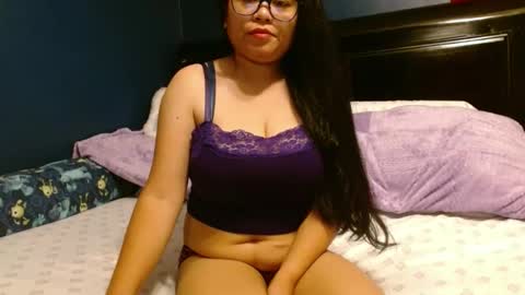 gorgeouslyn09 online show from December 21, 2025, 9:11 pm