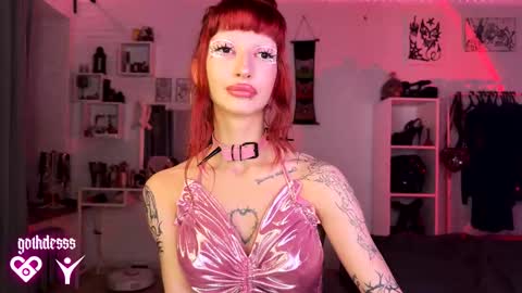    online show from October 12, 2025, 12:53 am