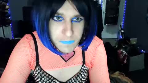 Snapshot of gothic123451 chatting on December 31, 2024, 6:46 pm Victoriana online show from December 31, 2024, 6:46 pm