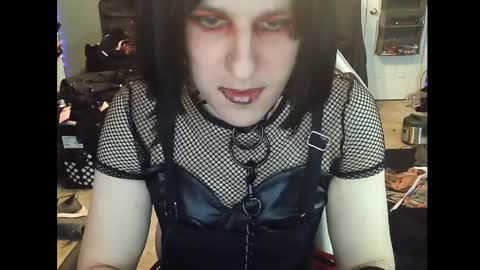 Snapshot of gothic123451 chatting on January 11, 2025, 3:20 pm Victoriana online show from January 11, 2025, 3:20 pm