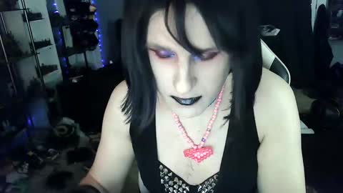 Snapshot of gothic123451 chatting on January 19, 2025, 4:04 pm Victoriana online show from January 19, 2025, 4:04 pm