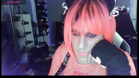 Snapshot of gothic123451 chatting on January 25, 2025, 6:57 pm Victoriana online show from January 25, 2025, 6:57 pm