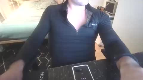 goura2000 online show from January 12, 2026, 9:20 pm