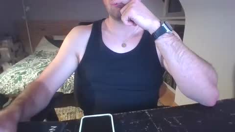 goura2000 online show from March 27, 2026, 8:19 pm