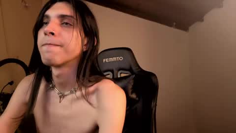 angelito tu novio online show from May 23, 2026, 8:18 am