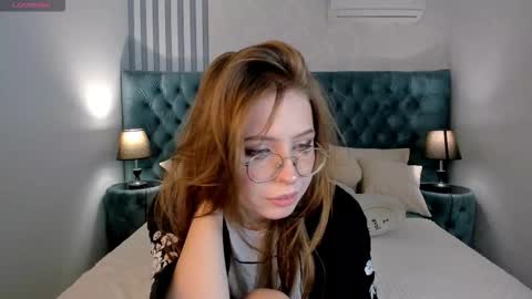 Snapshot of grace_blush chatting on September 28, 2025, 7:25 am Grace online show from September 28, 2025, 7:25 am