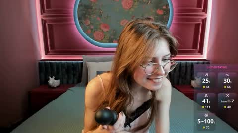 Snapshot of grace_blush chatting on October 9, 2025, 6:55 am Grace online show from October 9, 2025, 6:55 am