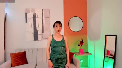 Zuly online show from March 17, 2026, 8:45 pm