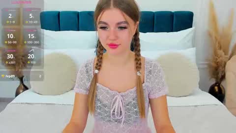 Snapshot of graceerica chatting on October 6, 2025, 12:24 pm Erika online show from October 6, 2025, 12:24 pm