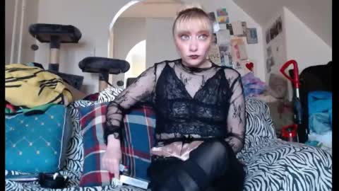 gracielynne1989 online show from April 21, 2026, 6:12 pm