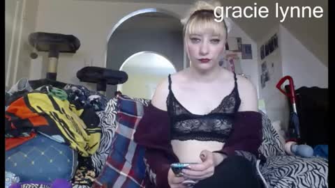 gracielynne1989 online show from May 7, 2026, 6:46 pm