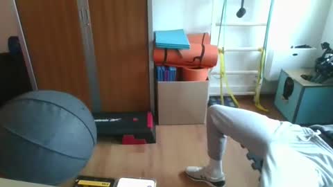 grandbi online show from February 9, 2026, 10:52 am