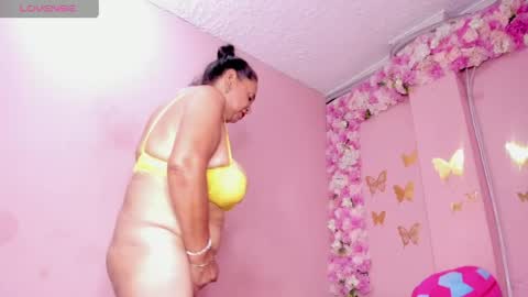 Snapshot of grandmother_milf chatting on May 31, 2026, 6:09 pm Mi Name is violeta online show from May 31, 2026, 6:09 pm