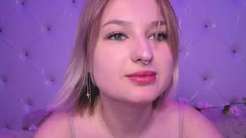 grase_neon online show from June 29, 2026, 1:45 am