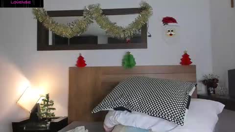 Juan online show from December 8, 2024, 3:43 am