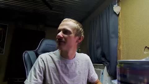 Snapshot of greenlungs8195 chatting on September 14, 2025, 7:07 am Greenlungs8195 online show from September 14, 2025, 7:07 am