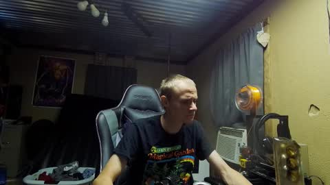 Snapshot of greenlungs8195 chatting on October 8, 2025, 8:56 am Greenlungs8195 online show from October 8, 2025, 8:56 am