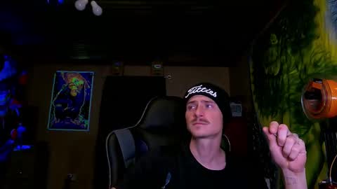 Snapshot of greenlungs8195 chatting on November 5, 2025, 7:30 am Greenlungs8195 online show from November 5, 2025, 7:30 am