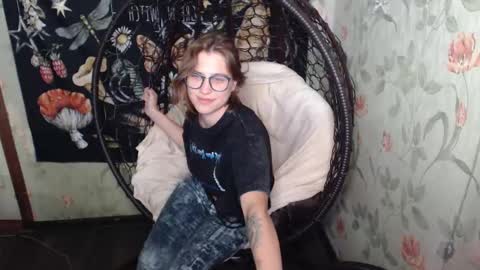 Lina online show from September 19, 2025, 12:28 pm