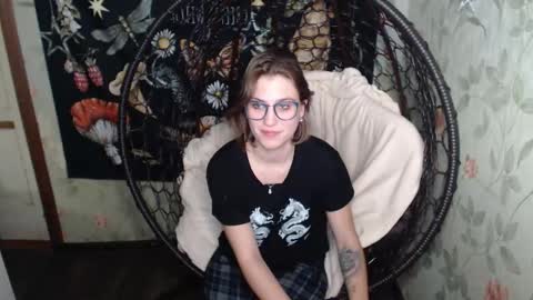 Lina online show from October 4, 2025, 4:16 pm