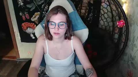 Snapshot of greenwitch9 chatting on June 28, 2026, 3:29 pm Lina online show from June 28, 2026, 3:29 pm